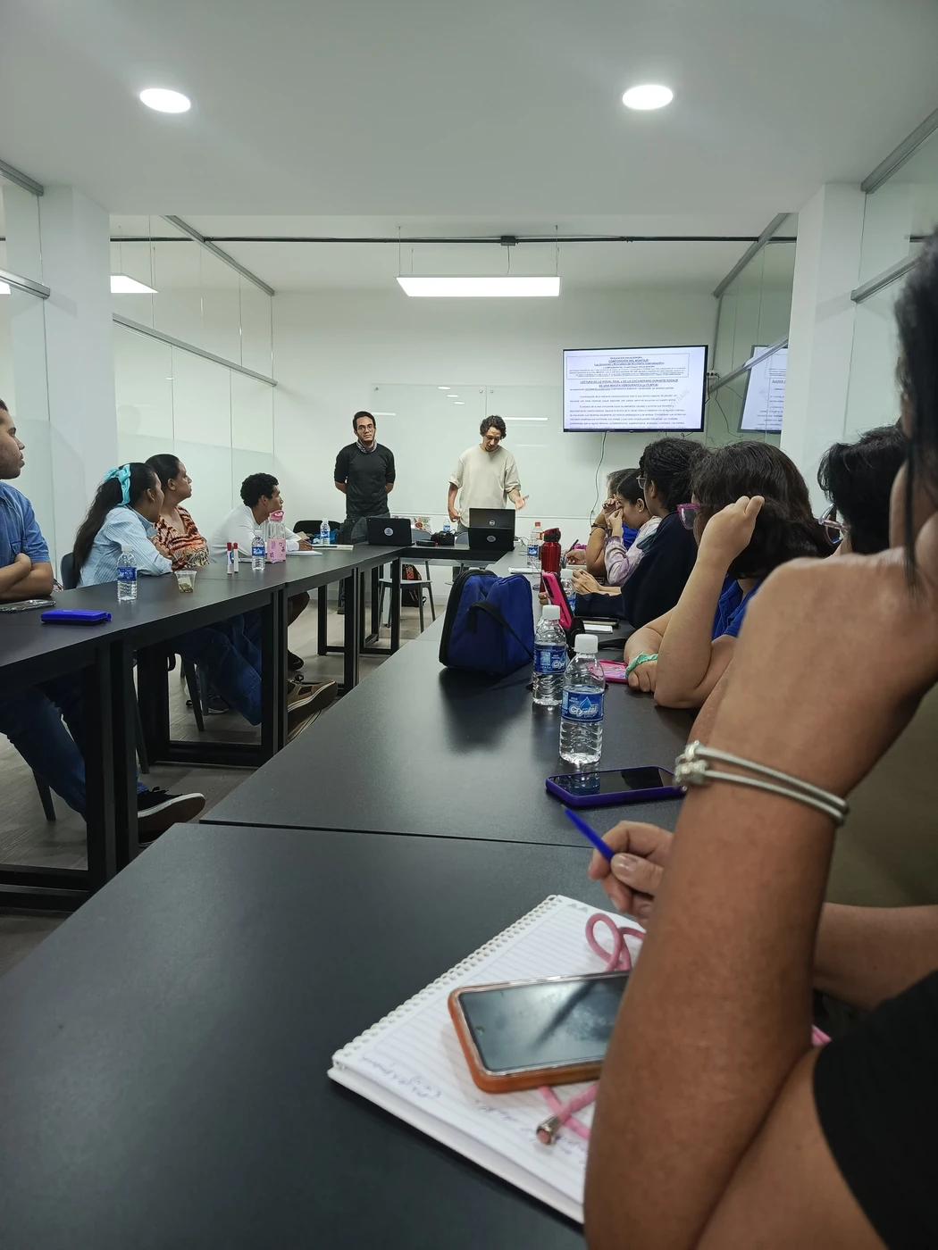 Grupo ACAR compartiendo una experiencia de aprendizaje